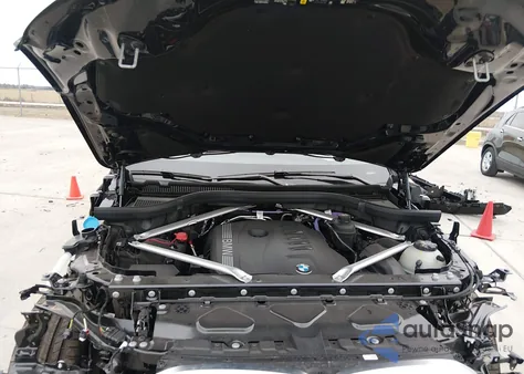 2025 BMW X7 xDrive40I z USA, uszkodzony, nr VIN 5UX23EM01S9Z62795